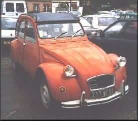 orange 2CV, front